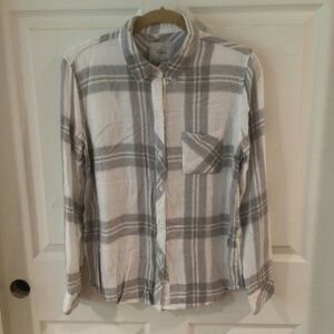 Rails gray and white plaid flannel button down top. Size medium